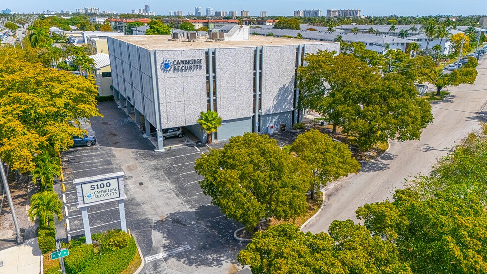 More Photos Of 5100 N Federal Hwy, Fort Lauderdale Office For Sale