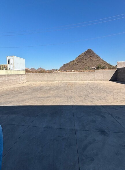 More Photos Of 1710 E Robin Ln, Phoenix Warehouse For Sale
