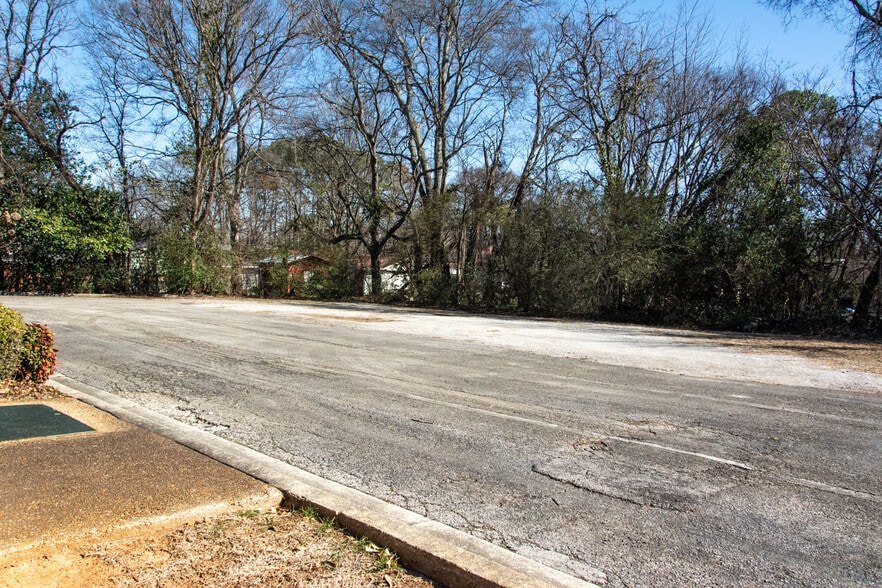 More Photos Of 1304 14th Ave SE, Decatur Medical For Sale