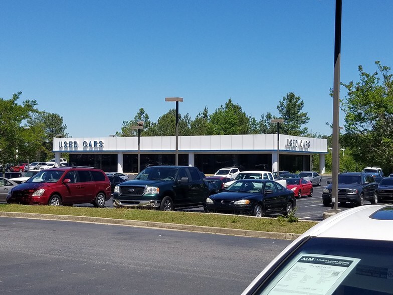 More Photos Of 4310 Jonesboro Rd, Union City Auto Repair For Lease