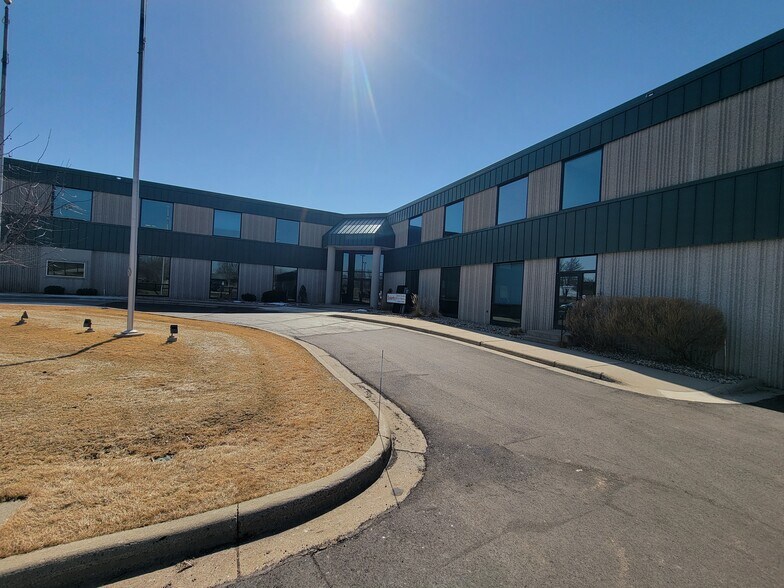 More Photos Of 2600 W 49th St, Sioux Falls Office For Lease