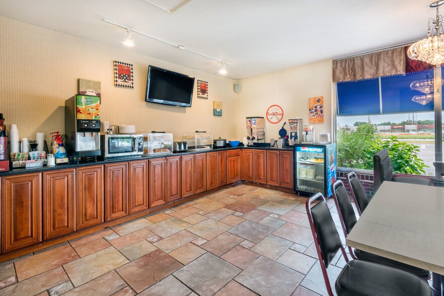 More Photos Of 2759 Mount Pleasant St, Burlington Hotel For Sale