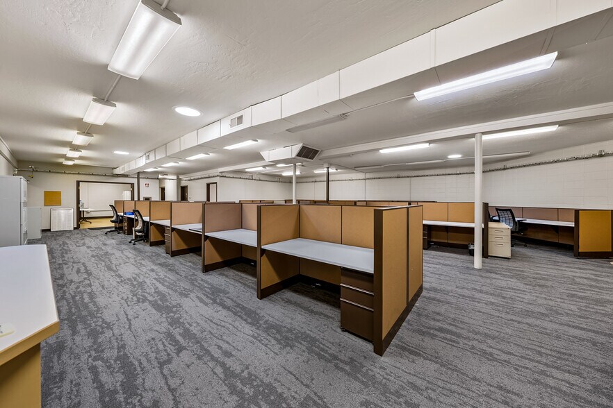 More Photos Of 209 N Pacific Hwy, Talent General Retail For Sale
