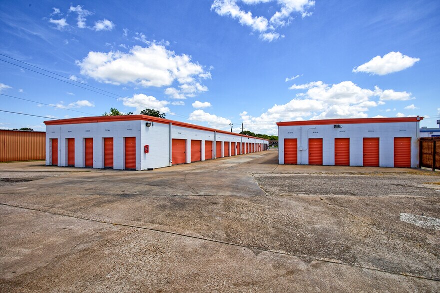 More Photos Of 15502 Highway 3, Webster Light Manufacturing For Lease