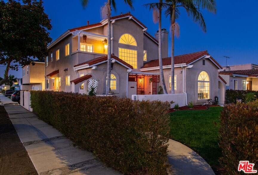 More Photos Of 1659 W 83rd St, Los Angeles Apartments For Sale