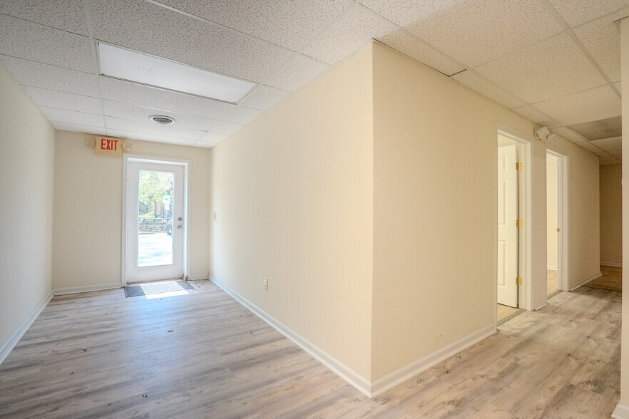 More Photos Of 77 S Union St, Lambertville Restaurant For Sale