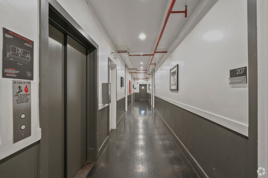 More Photos Of 3923 W 6th St, Los Angeles Office For Lease