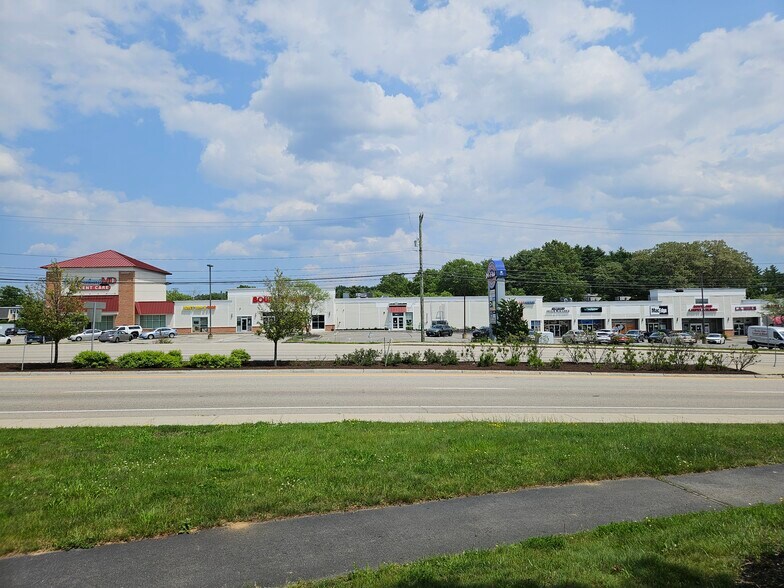 More Photos Of 599 Lafayette Rd, Portsmouth Bowling Alley For Lease