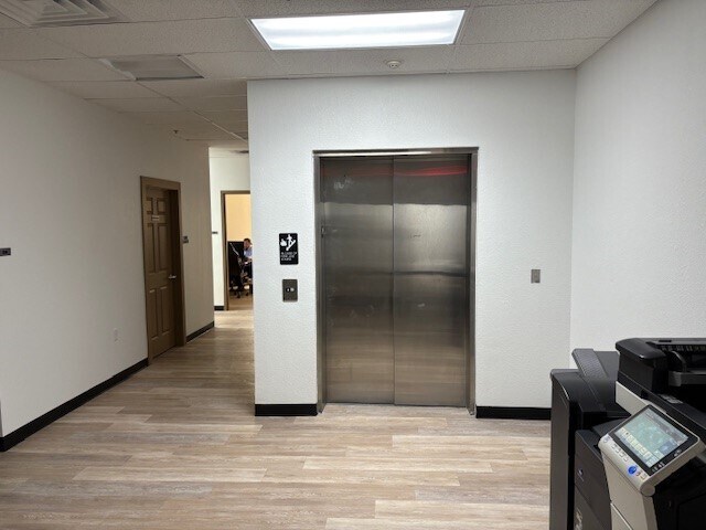 More Photos Of 1991-1993 Industrial Dr, Deland Office For Sale