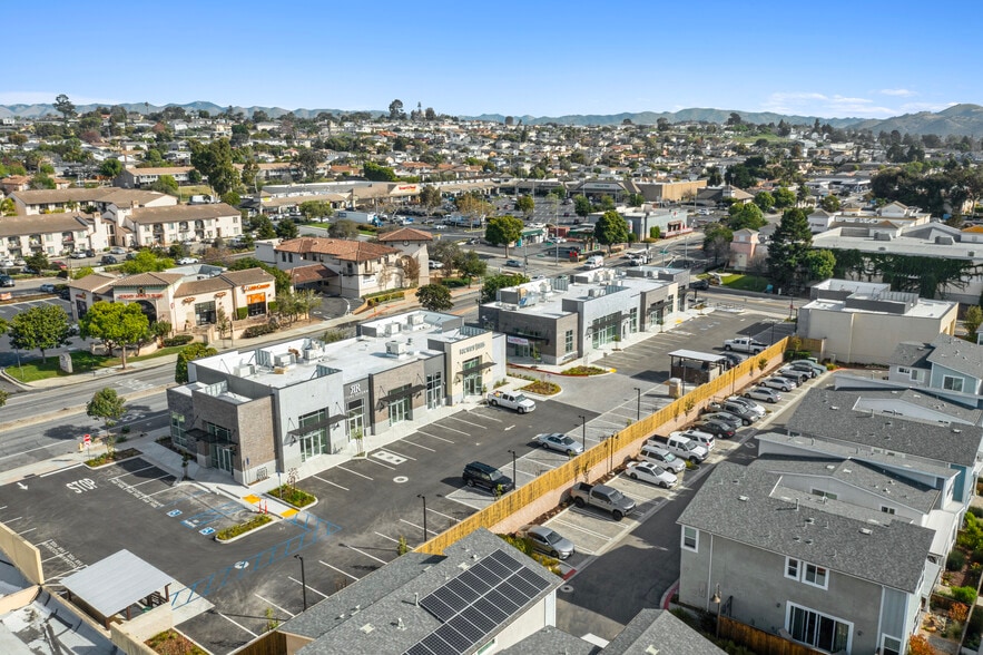 More Photos Of East Grand @ Courtland Street, Arroyo Grande Storefront For Lease