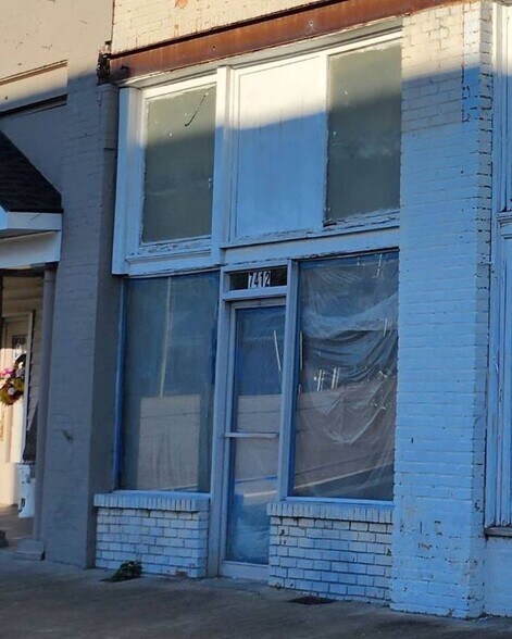 Primary Photo Of 7412 Main St, Bethel General Retail For Sale
