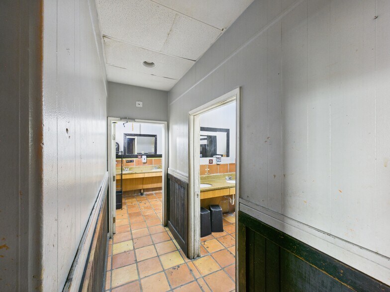 More Photos Of 6314 Antoine Dr, Houston Restaurant For Sale