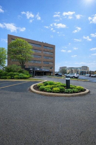 More Photos Of 2340 S Arlington Heights Rd, Arlington Heights Loft Creative Space For Lease