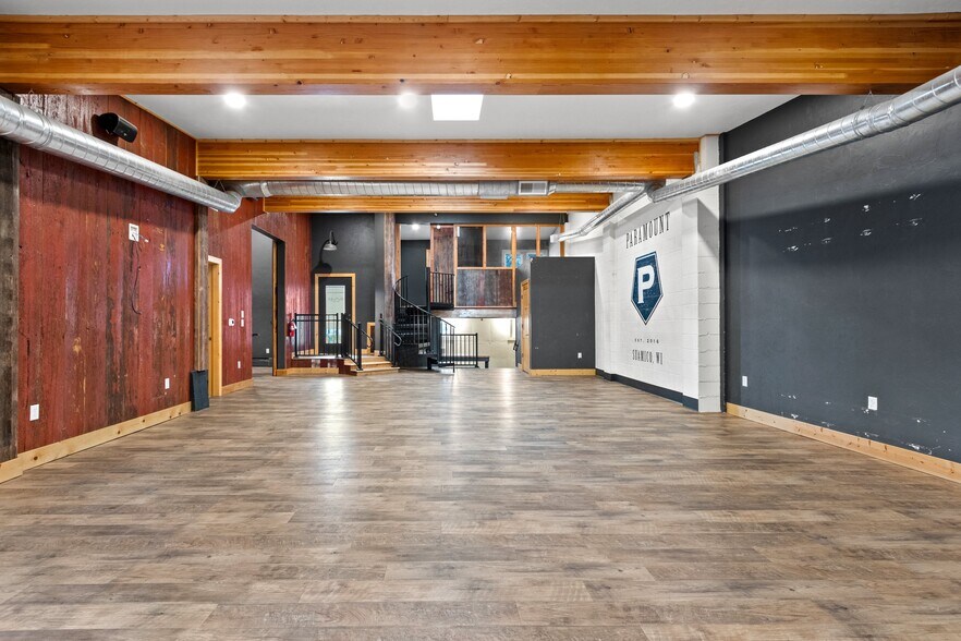 More Photos Of 1774 Riverside Dr, Suamico Freestanding For Lease