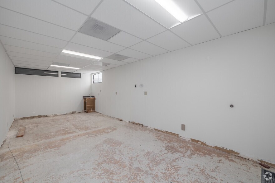 More Photos Of 2200 Pacific Coast Hwy, Hermosa Beach Office For Sale