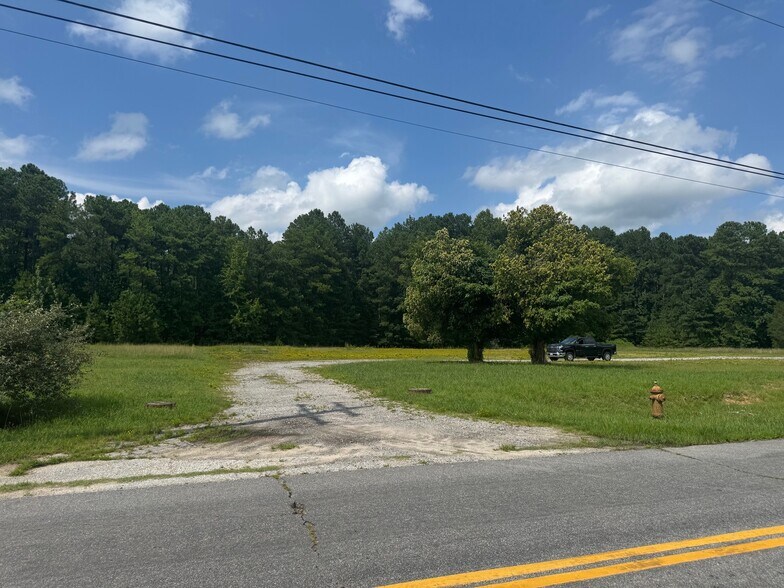 More Photos Of 1040 W 10th St, Blackstone Land For Sale