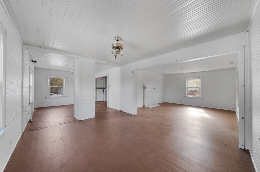 More Photos Of 112 N Mineral Springs Rd, Durham Storefront Retail Office For Lease