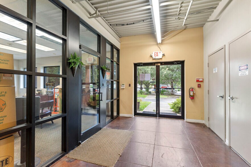 More Photos Of 2908 Mahan Dr, Tallahassee Self Storage For Sale