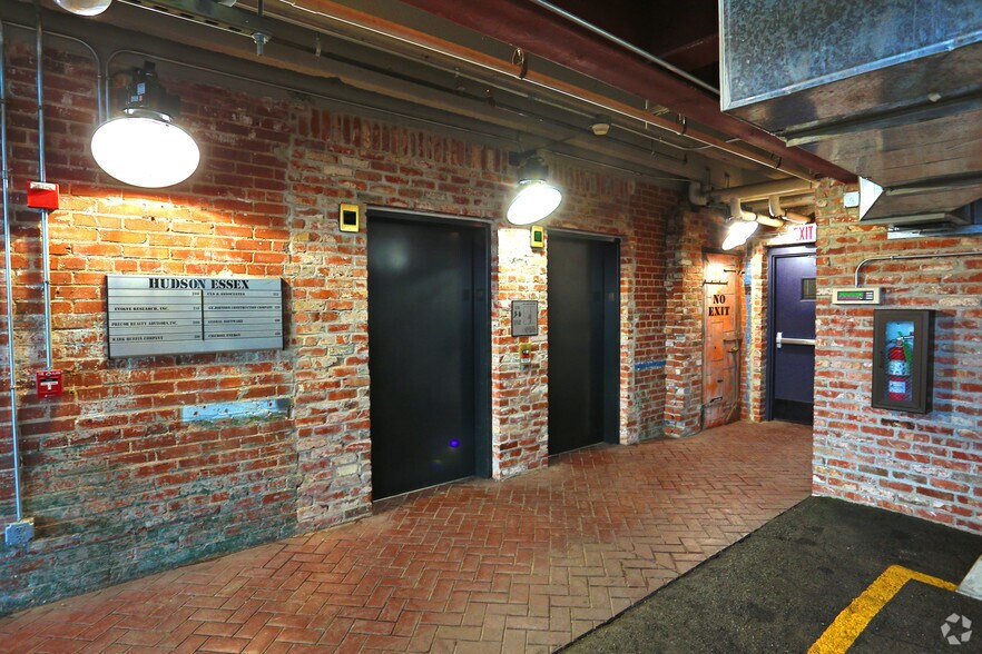 More Photos Of 825 N Broadway Ave, Oklahoma City Office For Lease