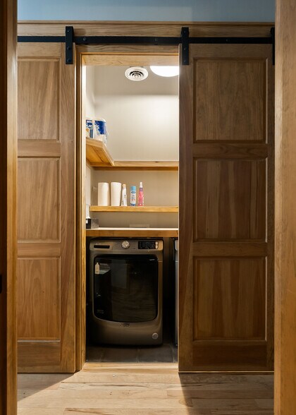 More Photos Of 207 E Main St, McMinnville General Retail For Sale