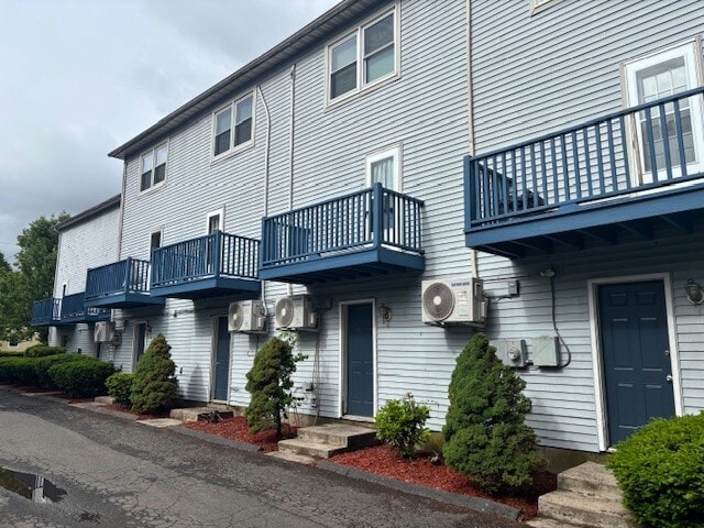 More Photos Of 140 Daly Ave, New Britain Apartments For Sale