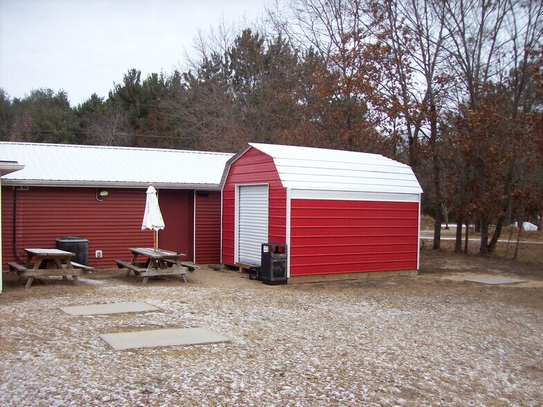 More Photos Of 330 County Road B, Montello Flex For Sale