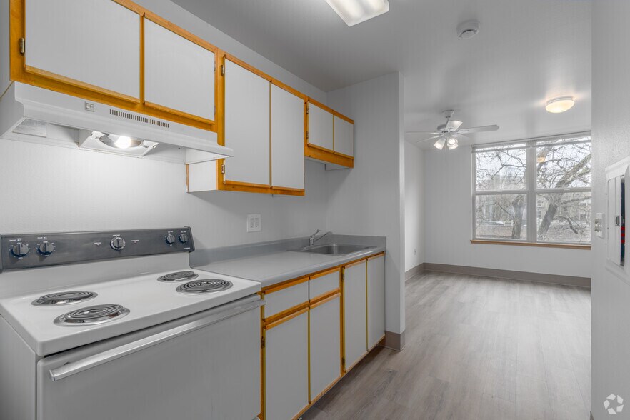 More Photos Of 222 SW Pine St, Portland Apartments For Sale