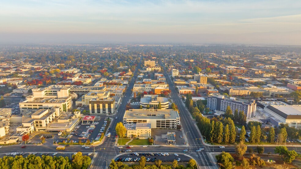 More Photos Of 100 Willow Plz, Visalia Medical For Sale