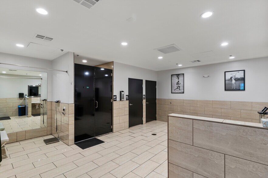 More Photos Of 11251 S Eastern Ave, Henderson Storefront For Lease