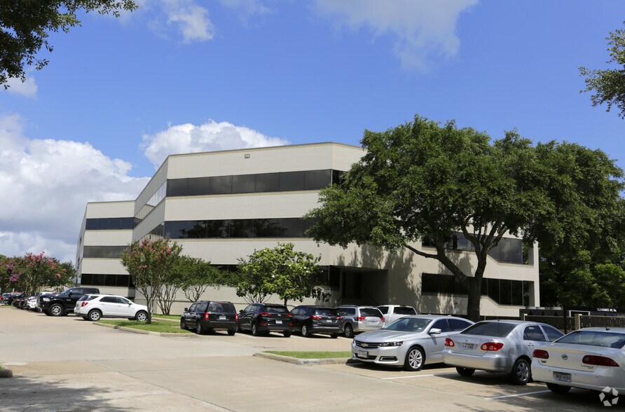 More Photos Of 1011 Highway 6 S, Houston Office For Lease