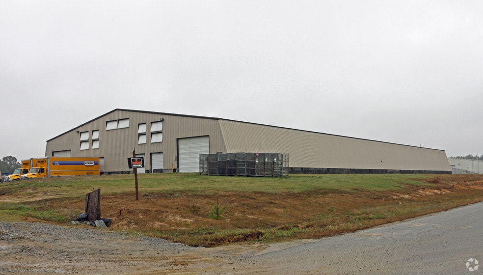 More Photos Of 202 Industrial Dr, Emporia Warehouse For Sale