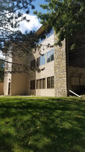 More Photos Of 4228 S Hocker Dr, Independence Office For Sale