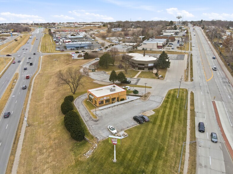 Primary Photo Of 14005 Q St, Omaha Fast Food For Lease