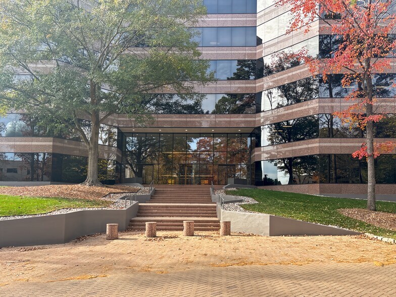 More Photos Of 8601 Six Forks Rd, Raleigh Coworking Space