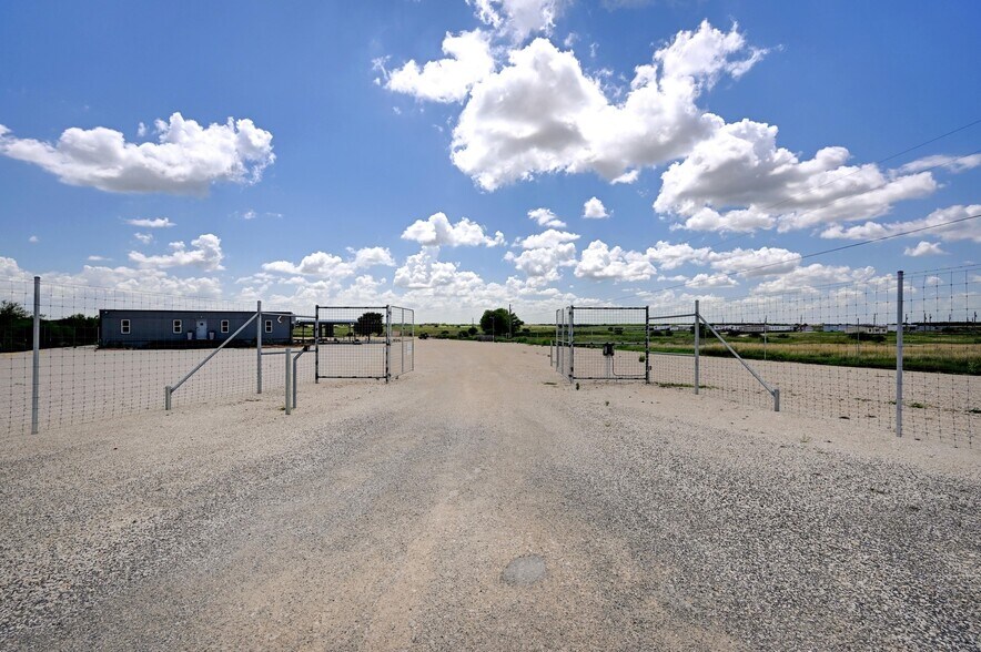 More Photos Of 804 Highway 304, Gonzales Loft Creative Space For Sale