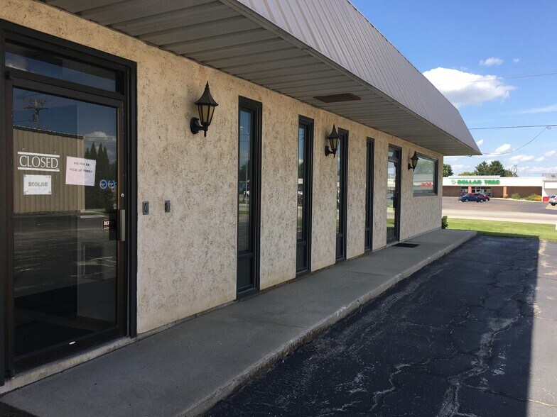 More Photos Of W7209 Main St, Waupun Flex For Lease