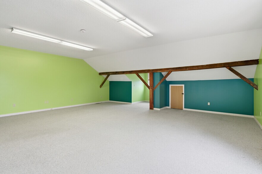 More Photos Of 131 Main St, Hatfield Loft Creative Space For Lease