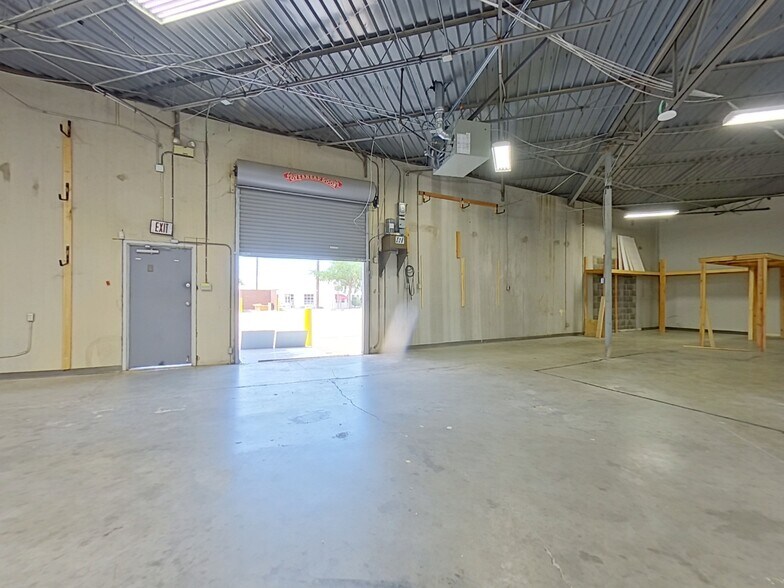 More Photos Of 3033 Kellway Dr, Carrollton Research And Development For Lease