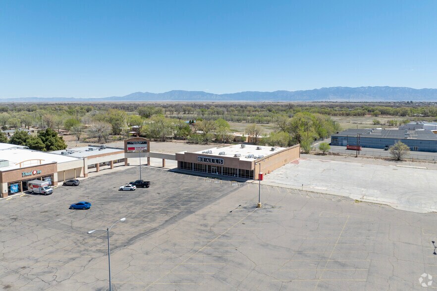 More Photos Of 164 Caldwell Ave, Belen Unknown For Lease