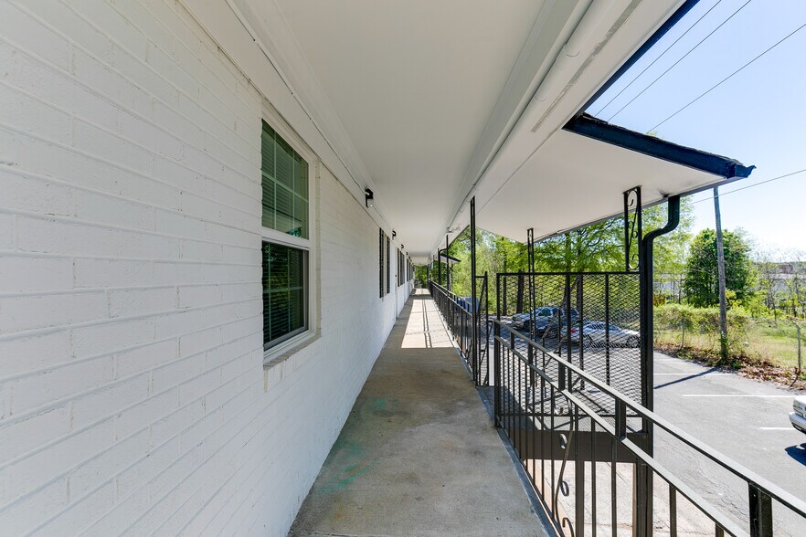 More Photos Of 37 Labrook Dr, Richmond Apartments For Sale