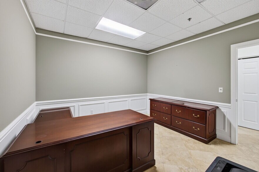 More Photos Of 2151 S Alternate A1A Hwy, Jupiter Medical For Sale
