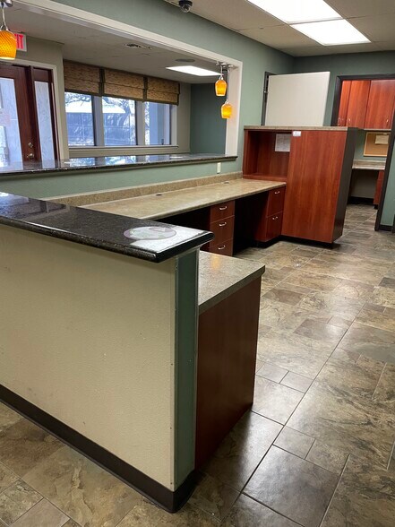 More Photos Of 16302 San Pedro Ave, San Antonio Veterinarian Kennel For Lease