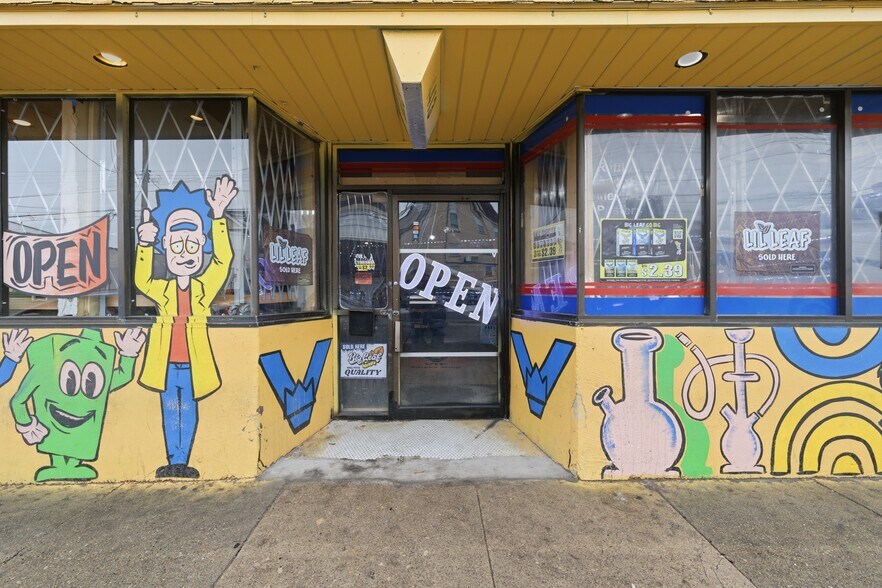 More Photos Of 4413 Glenway Ave, Cincinnati Storefront For Sale