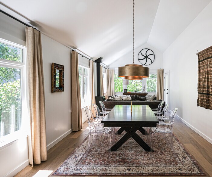 More Photos Of 5932 California Ave SW, Seattle Office Residential For Sale