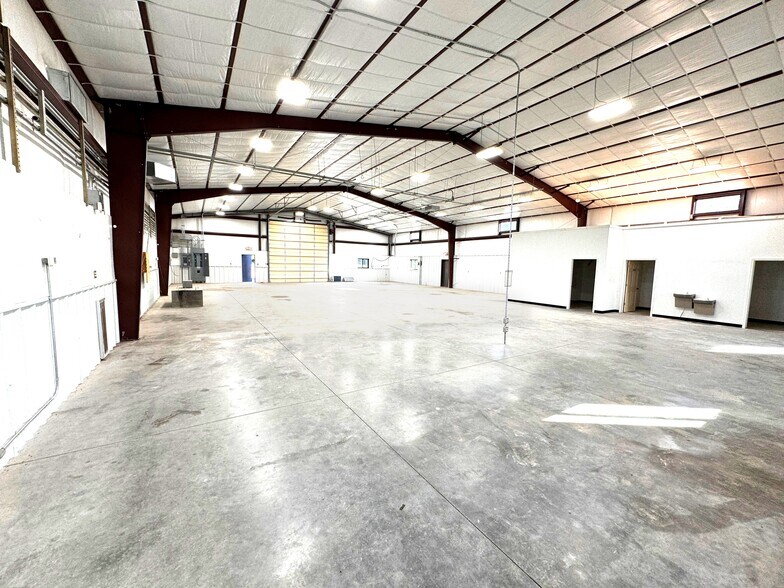 More Photos Of 813 Joe Black Rd, Williamston Warehouse For Lease
