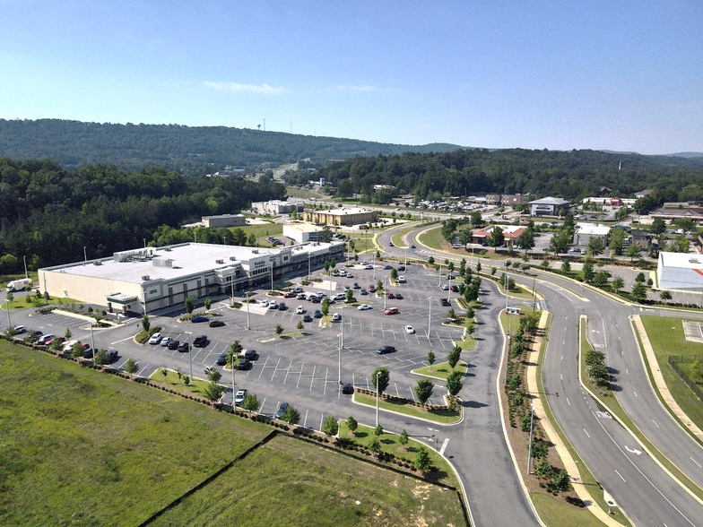 Primary Photo Of 6215-6219 Tattersall Blvd, Birmingham General Retail For Lease