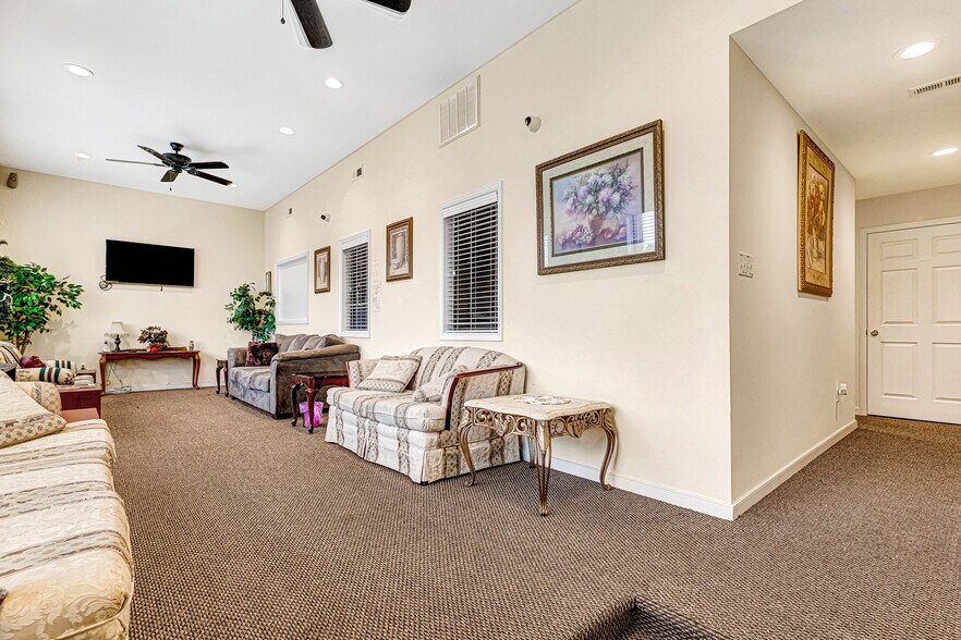 More Photos Of 10 W Williamsburg Rd, Sandston Office For Sale