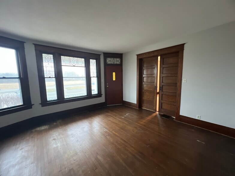 More Photos Of 7405/7409 Wayne Trce, Fort Wayne Storefront Retail Residential For Sale