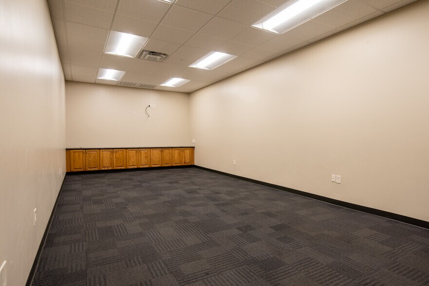 More Photos Of 335 S 1250 W, Lindon Self Storage For Lease