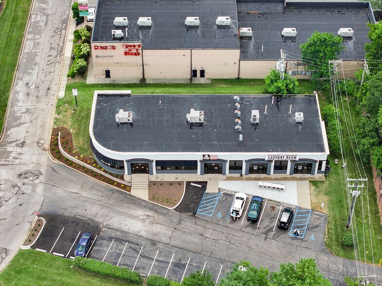 More Photos Of 100 Regency Point Path, Lexington Freestanding For Lease